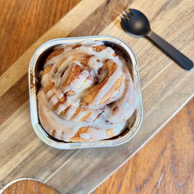 XL Single Cinnamon Roll