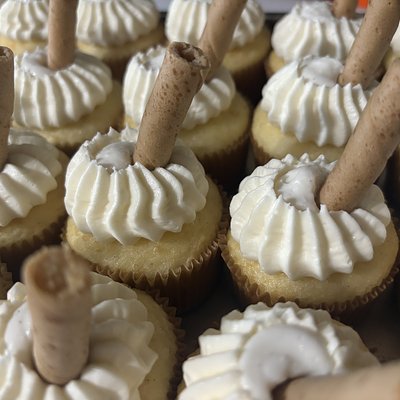 Vanilla Bean Cupcakes
