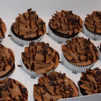 Dozen Cupcakes 