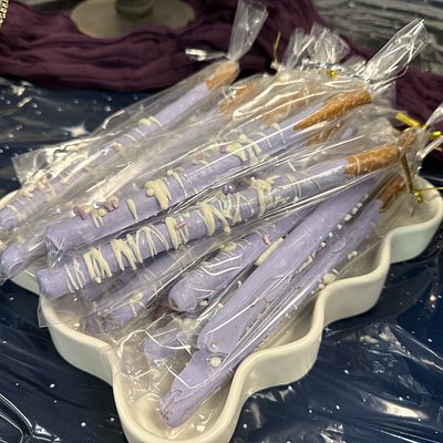 Dipped Pretzel Rods