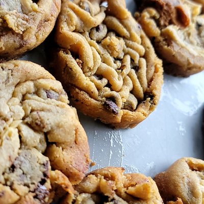 Browned Butter Keto Chocolate Chip Cookies - 1 Bakers Dozen