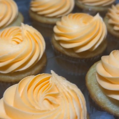 Dozen cupcakes (NOT CUSTOM)