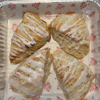 Buttery Vanilla Scones w/Vanilla Bean Icing - 4