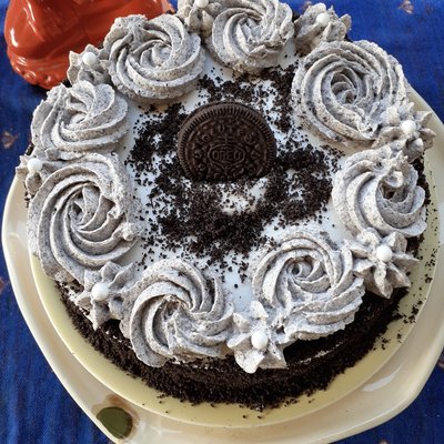 8” GF/DF DOUBLE STUFFED CAKE (Oreo)