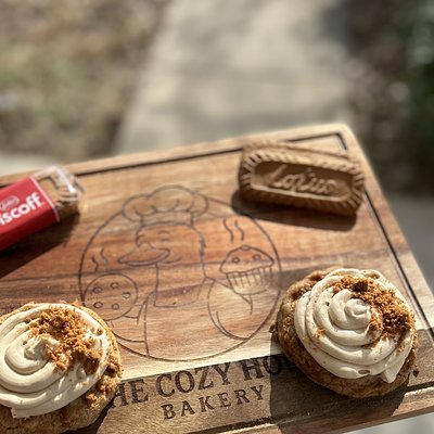 Cookie Butter White Chocolate Chip Cookies 
