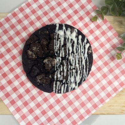 Black Cocoa Oreo Cookie