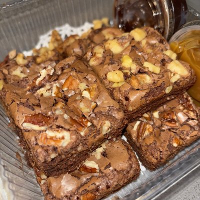 12 Fudge Brownies 