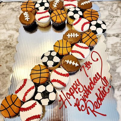 24 Cupcake Cake 