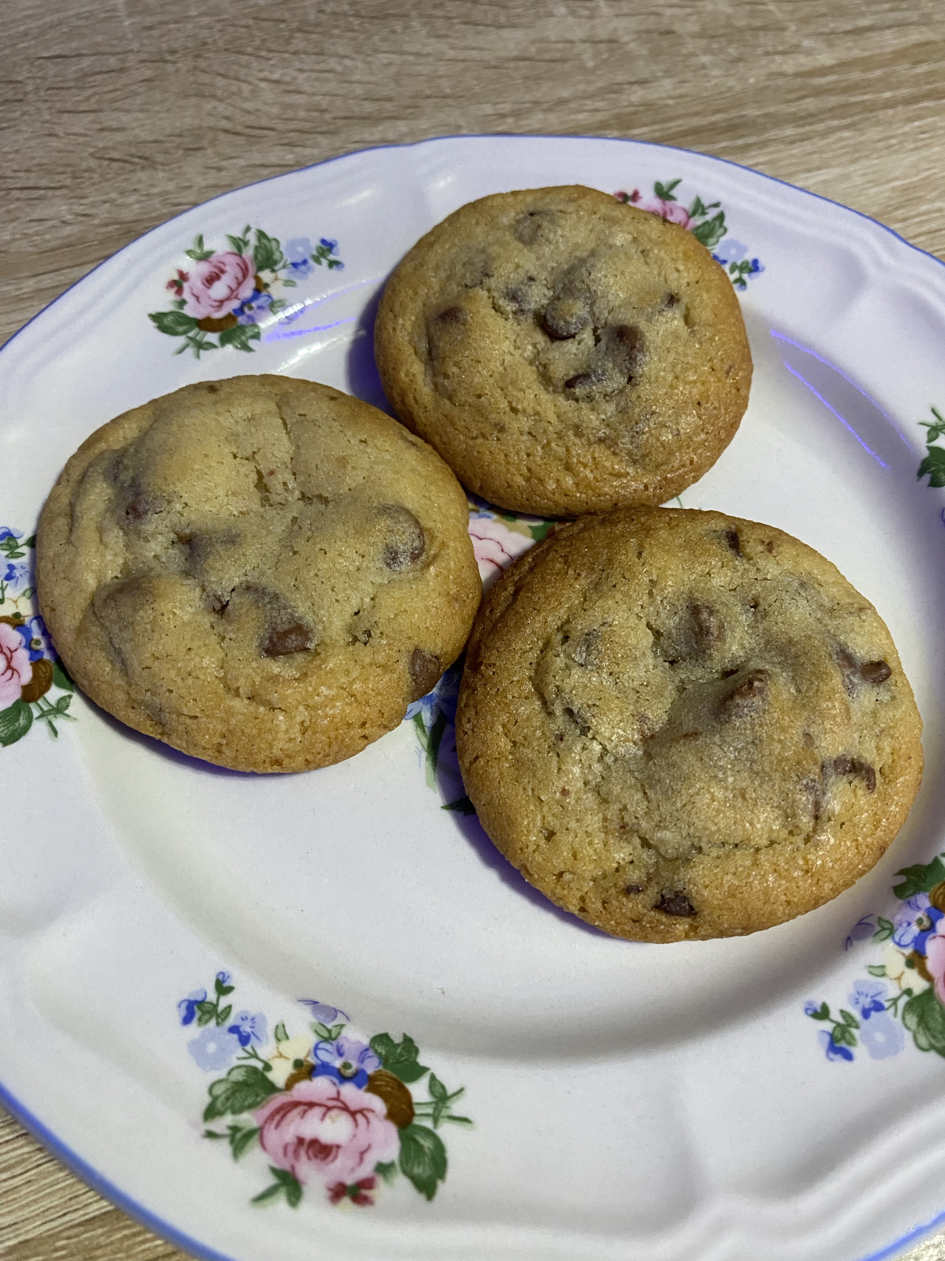 3 Chocolate Chip Cookies