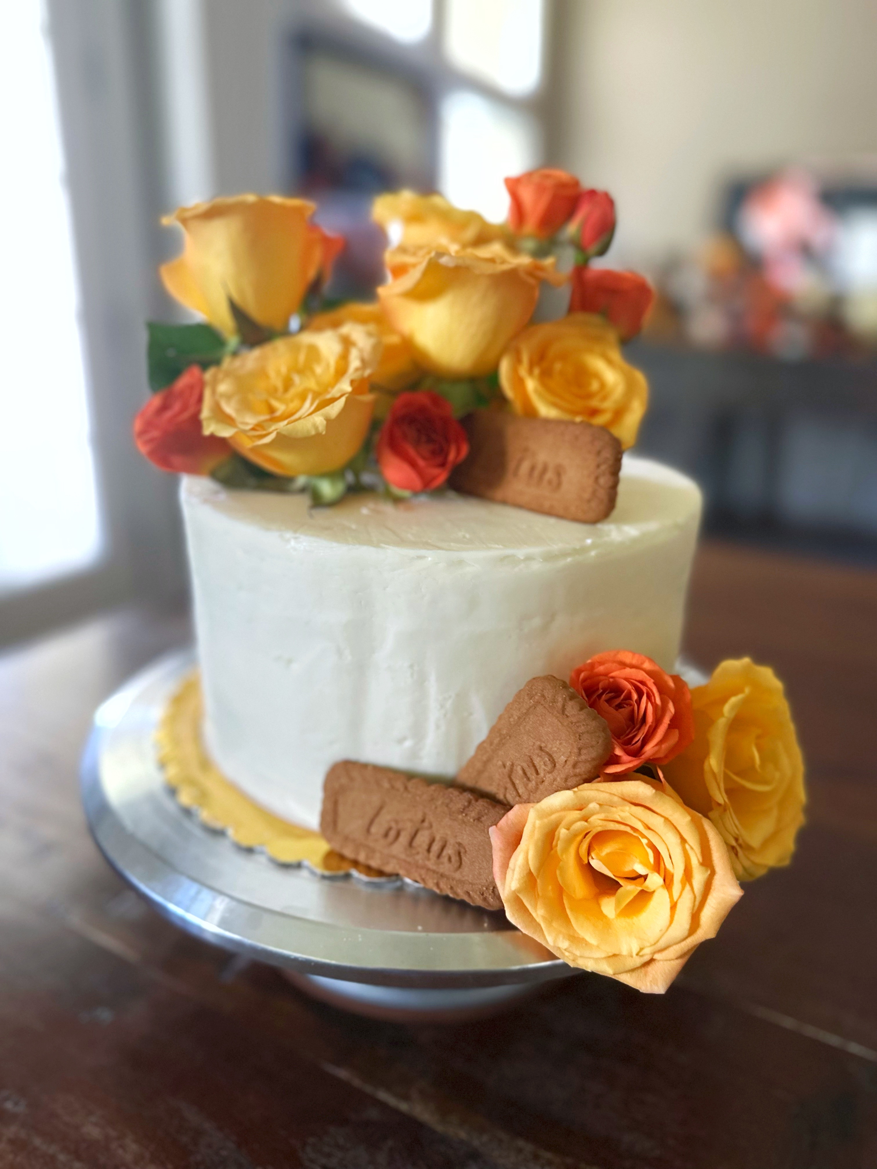 Fresh Flowers: (selection option available after cake size is picked)