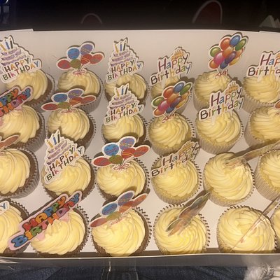 1 Dozen Basic Cupcakes 