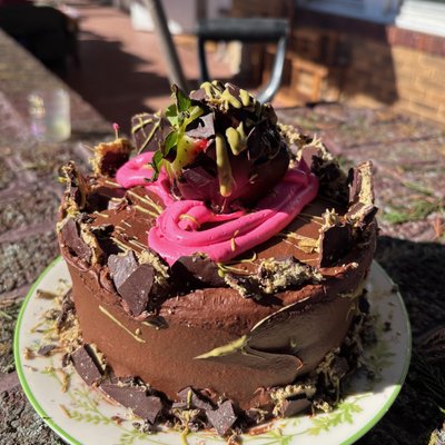 8” GF/DF DUBAI CHOCOLATE CAKE (Super Deluxe)