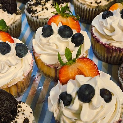 Mixed Berry Cheesecake Cupcakes (6-Pack)