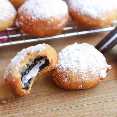 2 Deep Fried Oreos 