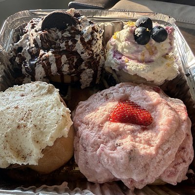 April Cinnamon Roll Variety Box 04/18/2026