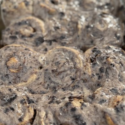 Cookies & Cream Cinnamon Rolls 1/2 Dozen