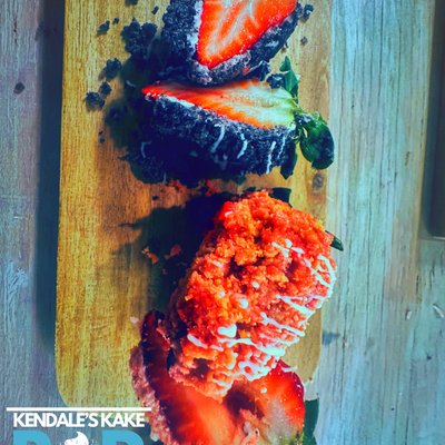 Strawberry Crumble Covered Strawberry 