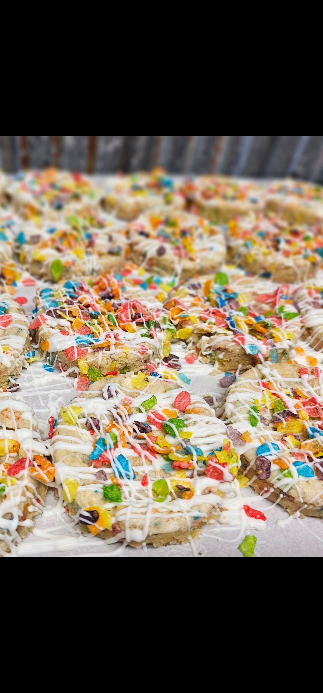 Fruity pebble cookie