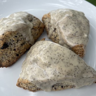 Earl Grey Blueberry Scones With Lemon Glaze 