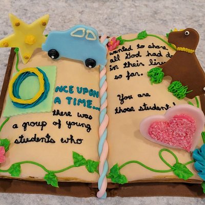Detailed Fondant Designs