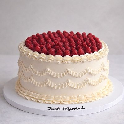 12" Round Cake (serves 70)
