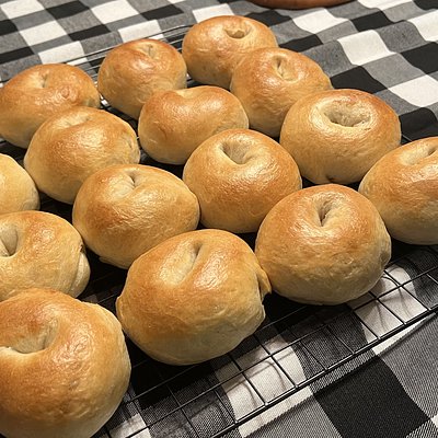 Plain Bagels (6 Count)