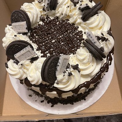 Black Velvet Oreo Cake 