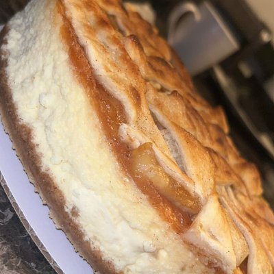 Baked Apple Pie Cheesecake 