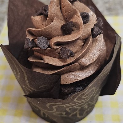 Chocolate Crave Cupcakes -  6 Count
