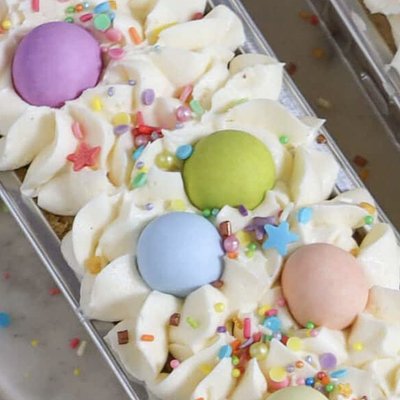 3 Mini Tin Cakes