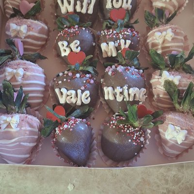 Chocolate Dipped Strawberries 