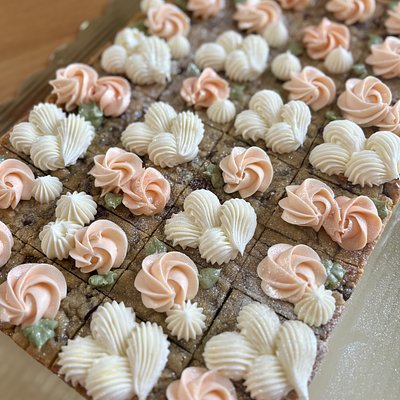 (PRE CUT) Cookie Sheet Cake (24 Servings) 