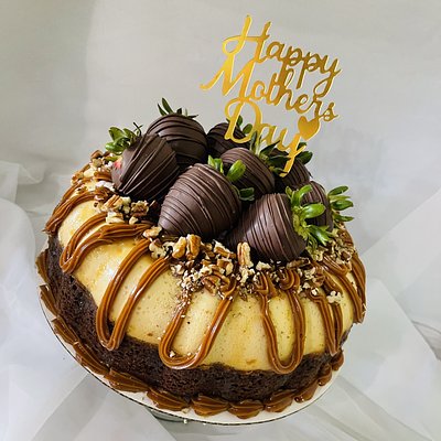 Chocoflan With 6 Chocolate covered Strawberries