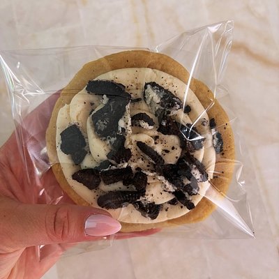 Cookies + Cream Cookie (1 Cookie)