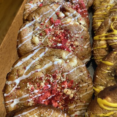 Strawberry Shortcake Crunch Cookie