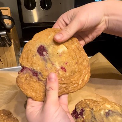 Raspberry White Chocolate Cookie 