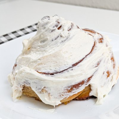 Sourdough Cinnamon Roll (100% Gluten-Free)