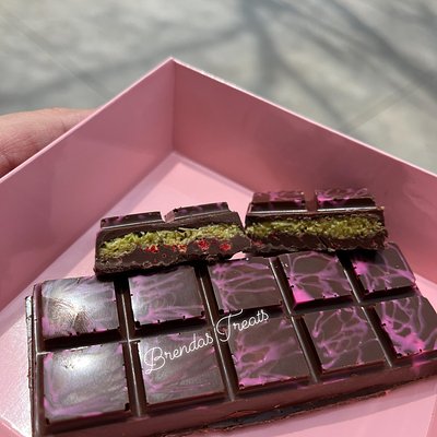 Dubai Chocolate Bar With Freeze Dried Strawberries