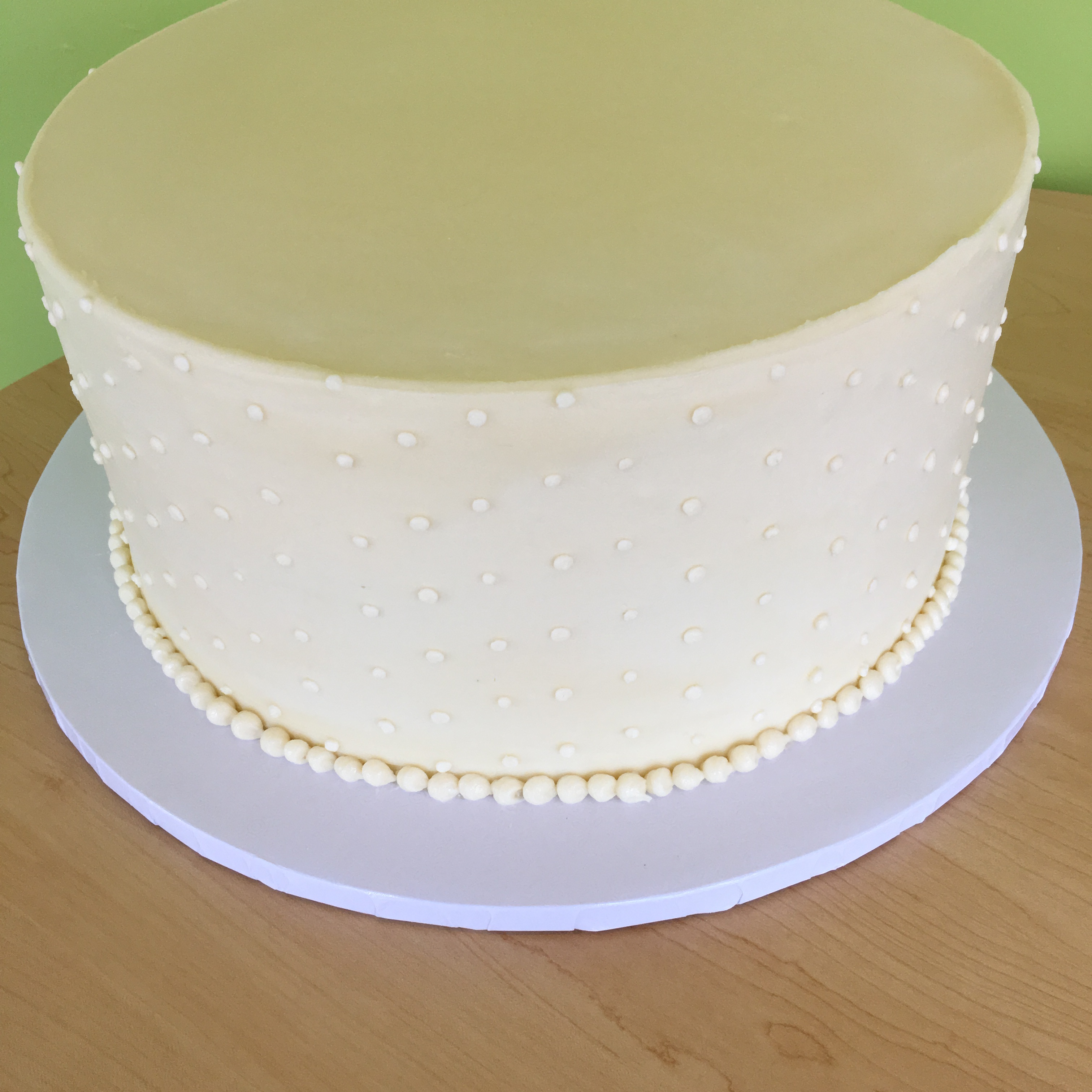 Barrel-Shaped Large Wedding Cake (Same size Stacked Layers)