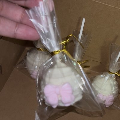 1 Dozen Cake Pops 