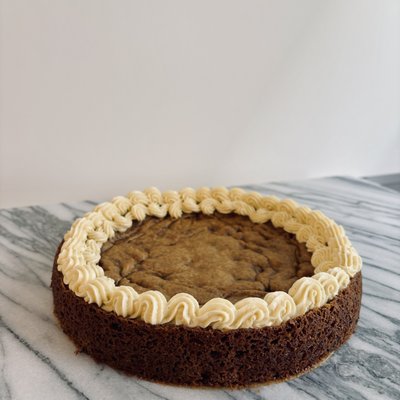 9” Brown Butter Chocolate Chip Cookie Cake