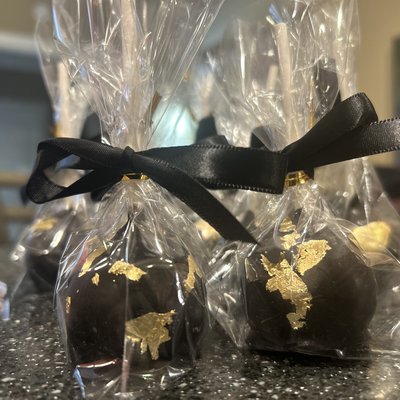 1 Dozen Cakepops 