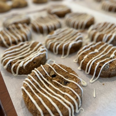 Iced Oatmeal Cranberry Cookie (4 Oz)