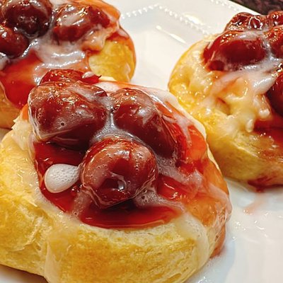 🍒 Cherry Cheesecake Sourdough Danishes