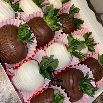 Plain Chocolate Covered Strawberries 