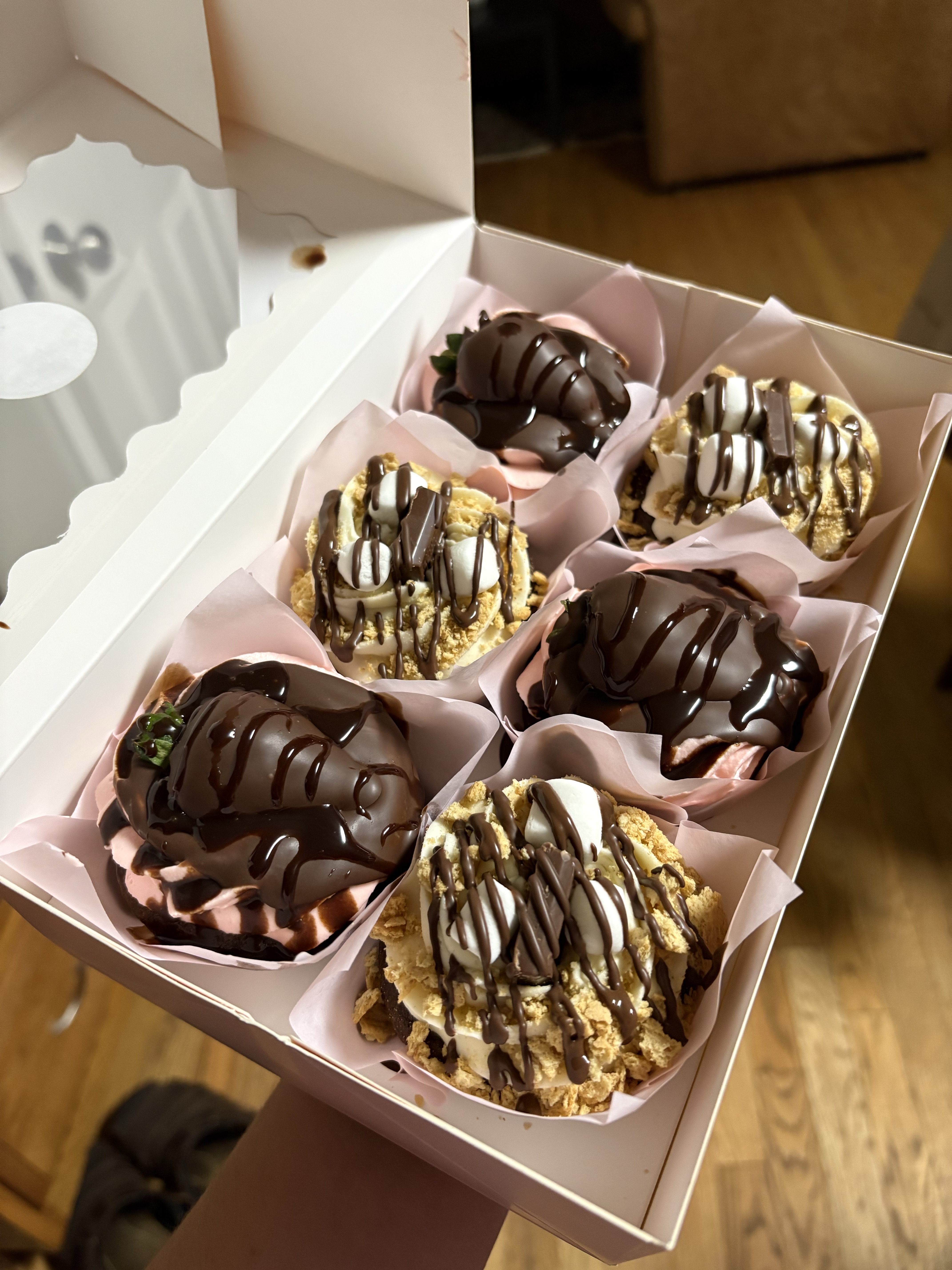 Mix N Match 6CT Chocolate Strawberry🍓🍫 & S’mores