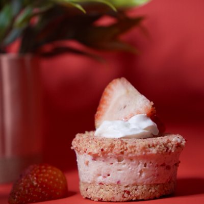 Strawberry Crunch Cheesecake