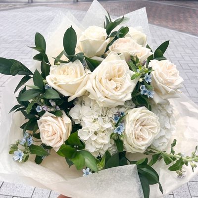 Hand Tied Bouquets (12 Count) 