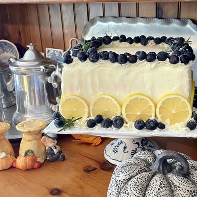 Lemon Cake With Blueberry Filling 