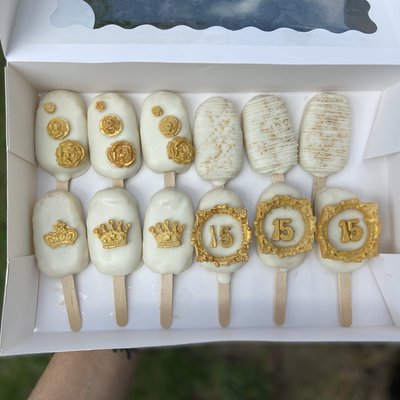 Cakesicles 